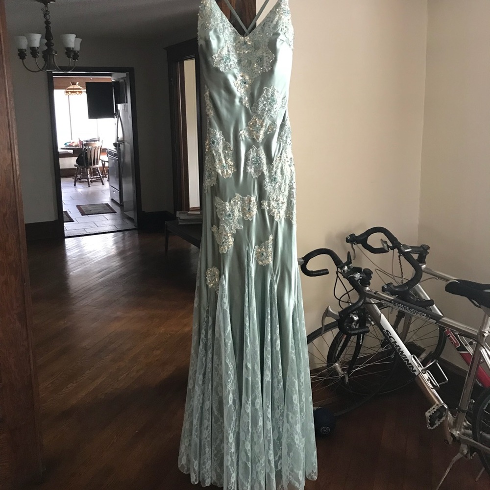 Cache Satin Gown / Dress Sz 4 Silver  Blue Beaded
